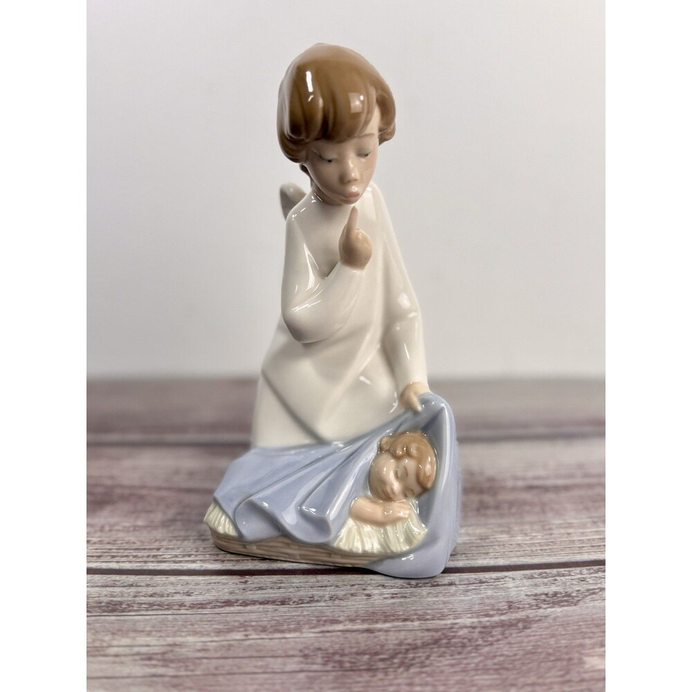 Lladro #4635 Angel protecting a baby Figurine‎ Guardian Angel Spain RETIRED
